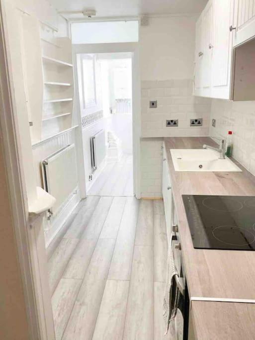 Lovely Two Bedroom Apartment, With Private Garden! Torquay Luaran gambar